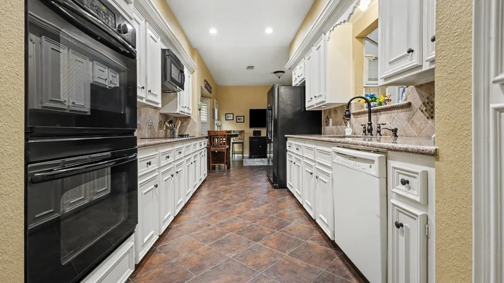 1310 E James Street #6 Baytown, TX 77520