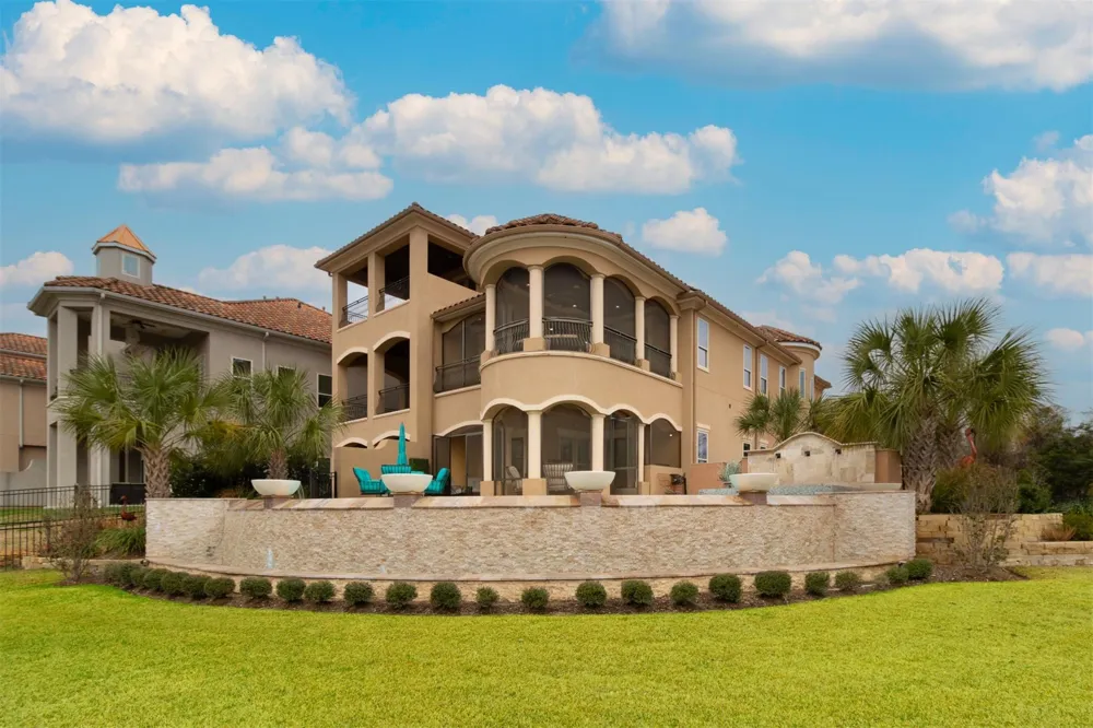 146 La Vie Drive Montgomery, TX 77316