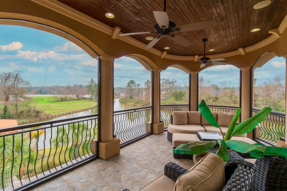 146 La Vie Drive Montgomery, TX 77316