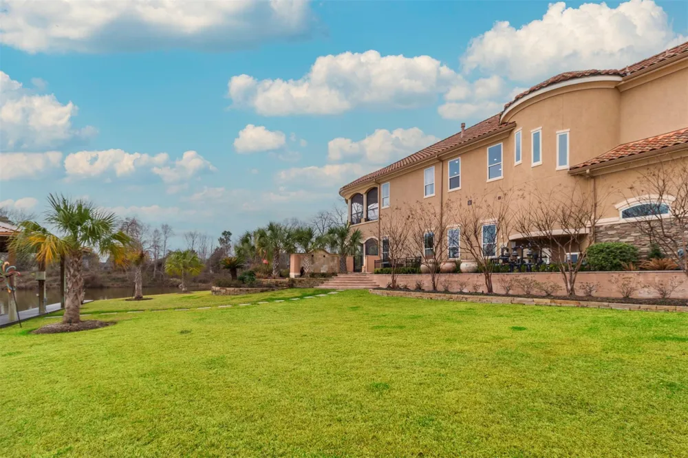 146 La Vie Drive Montgomery, TX 77316
