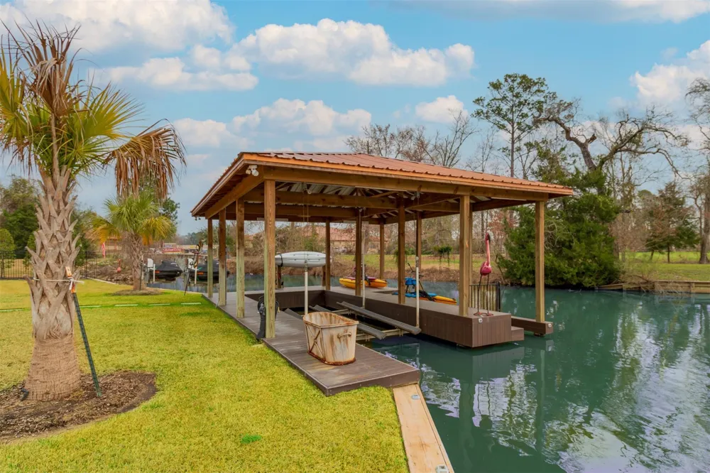 146 La Vie Drive Montgomery, TX 77316