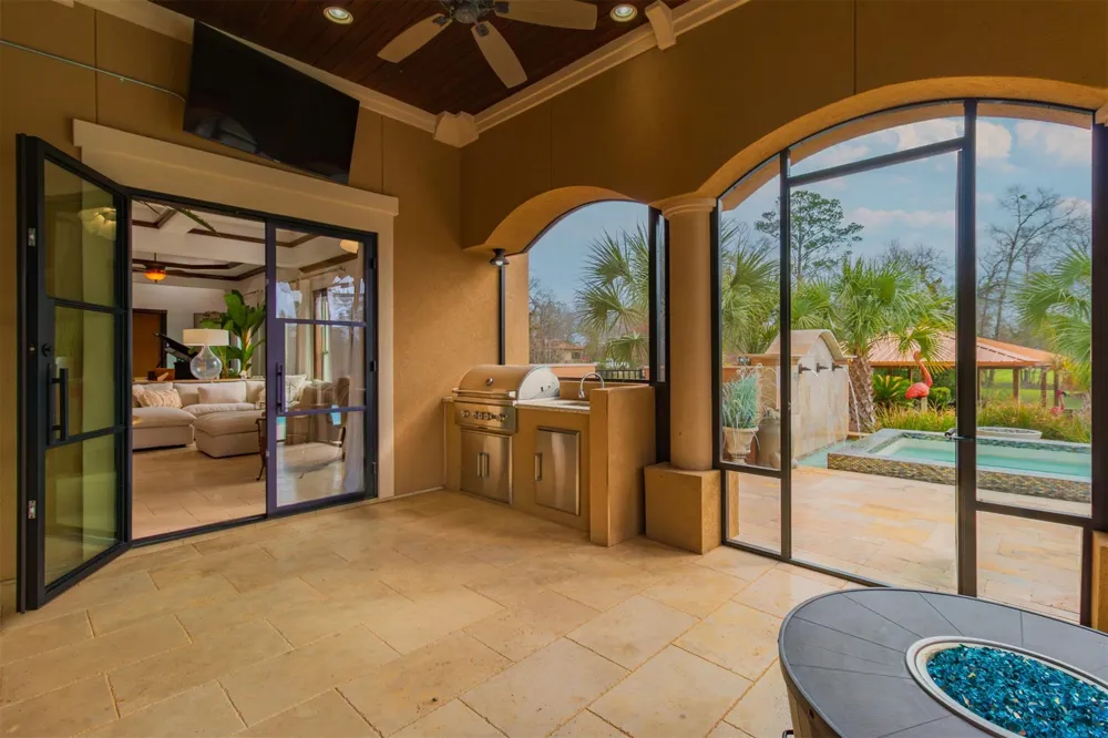 146 La Vie Drive Montgomery, TX 77316