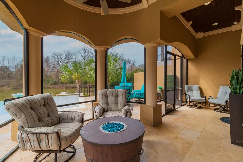 146 La Vie Drive Montgomery, TX 77316