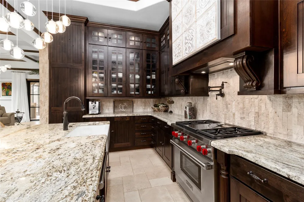 146 La Vie Drive Montgomery, TX 77316