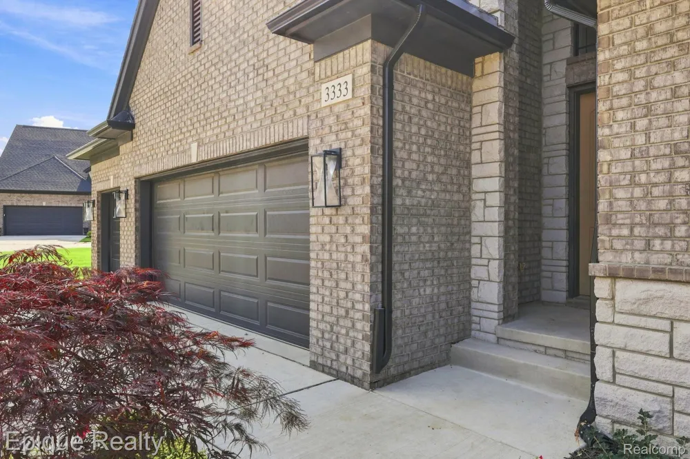 3333 Cornerstone Drive #68 Orion Charter Township, MI 48360