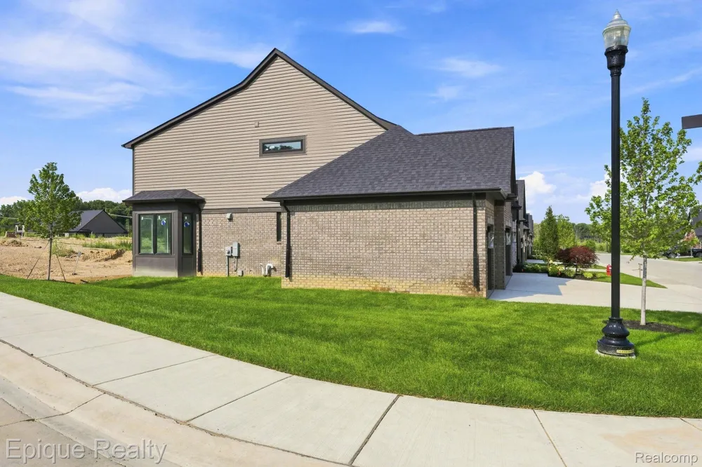 3333 Cornerstone Drive #68 Orion Charter Township, MI 48360