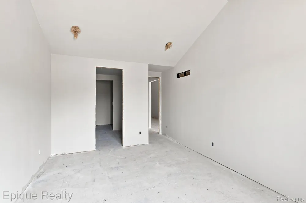 3333 Cornerstone Drive #68 Orion Charter Township, MI 48360
