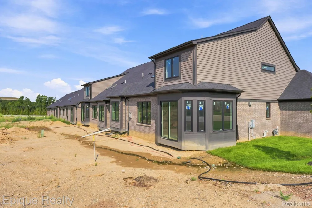 3333 Cornerstone Drive #68 Orion Charter Township, MI 48360