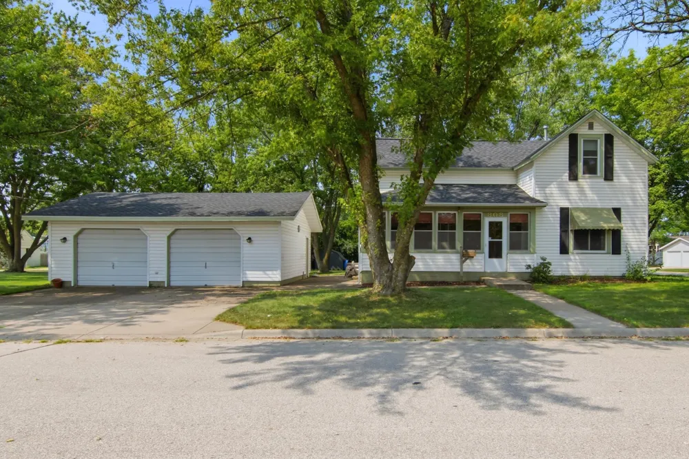 808 Bailey Avenue Wabasha, MN 55981