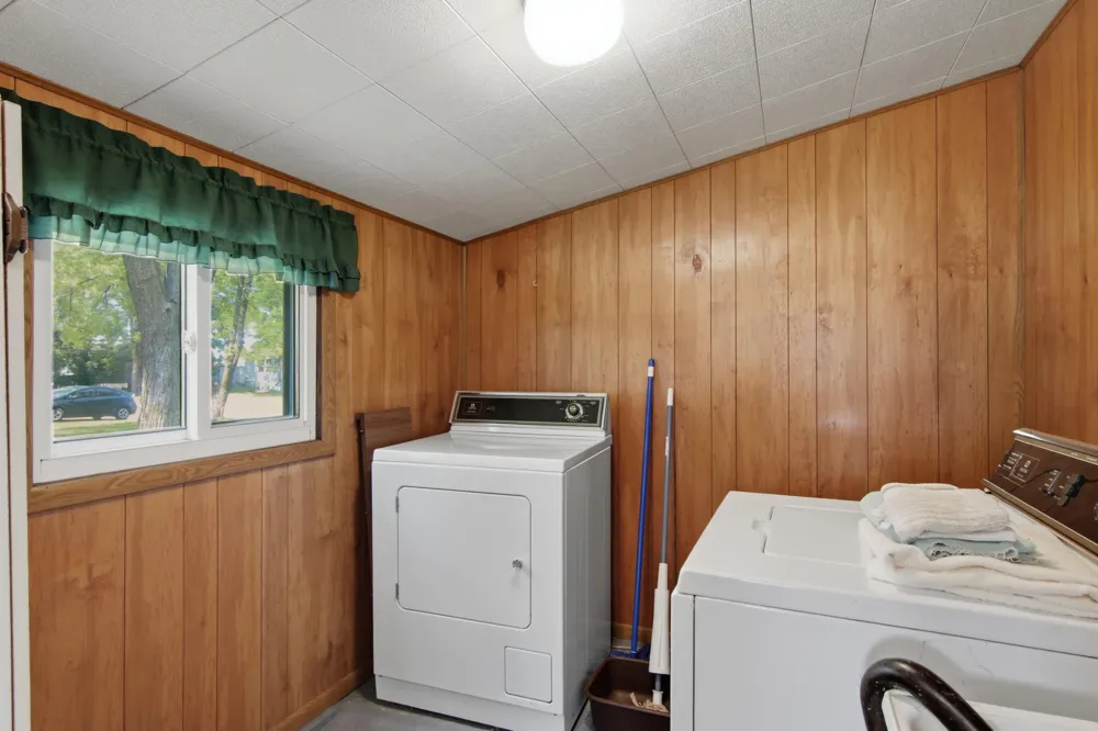 808 Bailey Avenue Wabasha, MN 55981