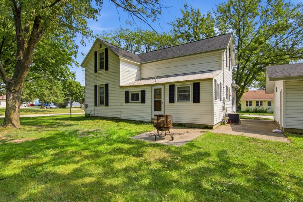 808 Bailey Avenue Wabasha, MN 55981