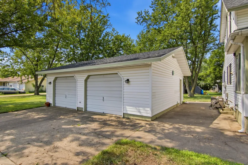 808 Bailey Avenue Wabasha, MN 55981
