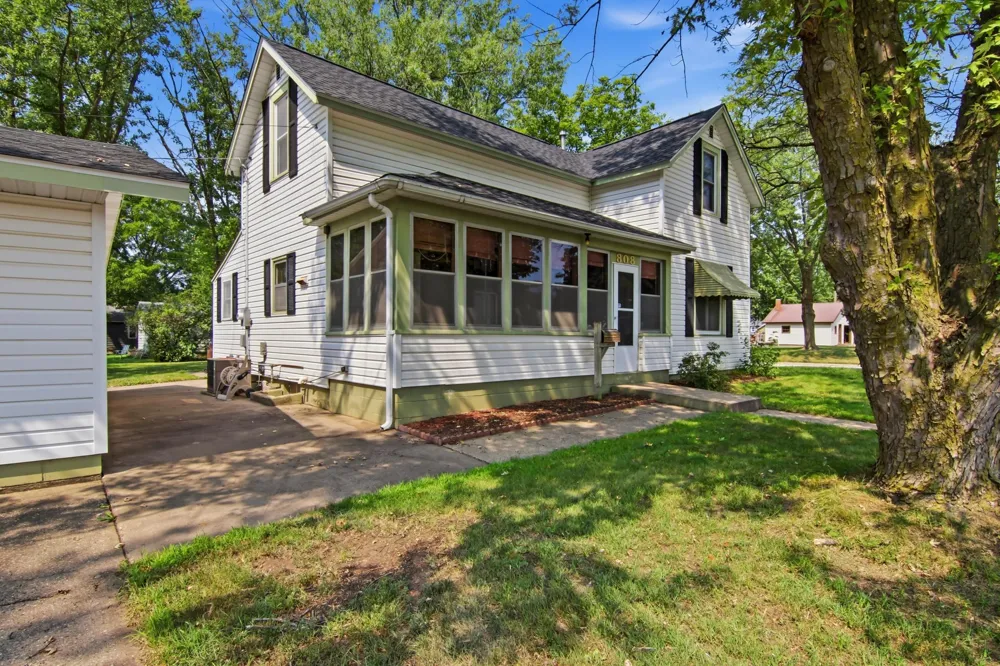 808 Bailey Avenue Wabasha, MN 55981