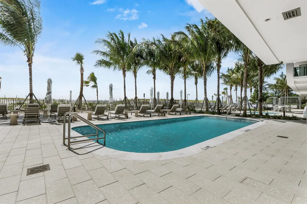 900 OCEAN BOULEVARD #802 Pompano Beach, FL 33062