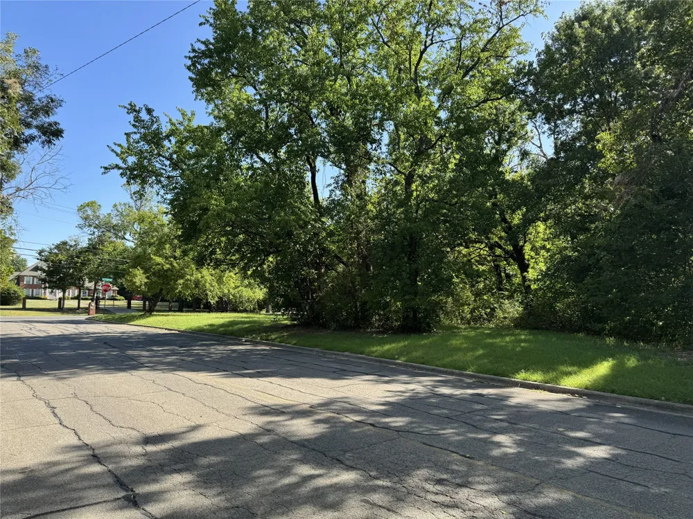W Crawford Street Denison, TX 75020