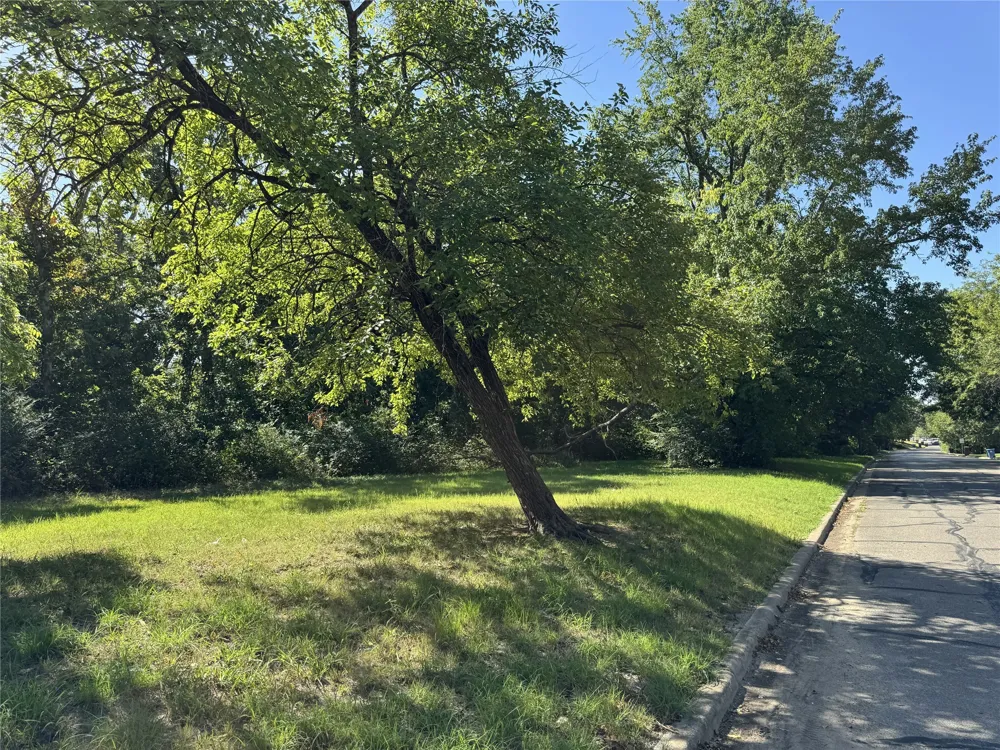 W Crawford Street Denison, TX 75020