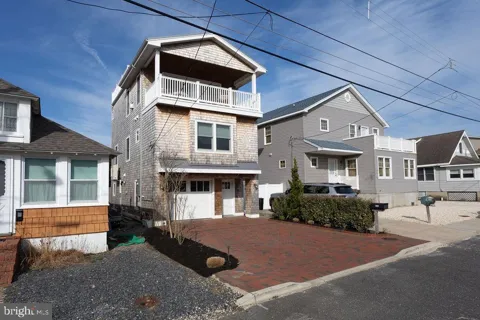 115 E 28TH STREET