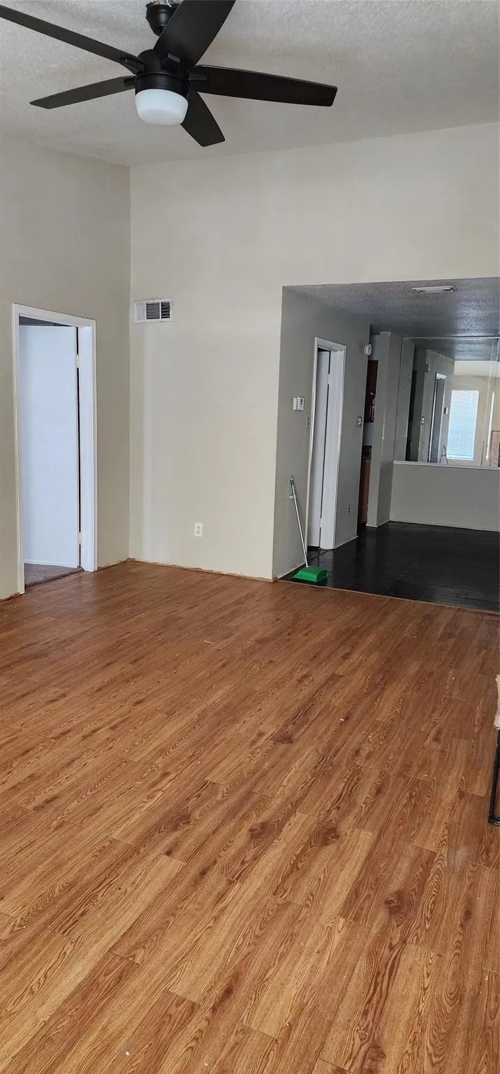 6500 Sands Point Drive #518 Houston, TX 77074