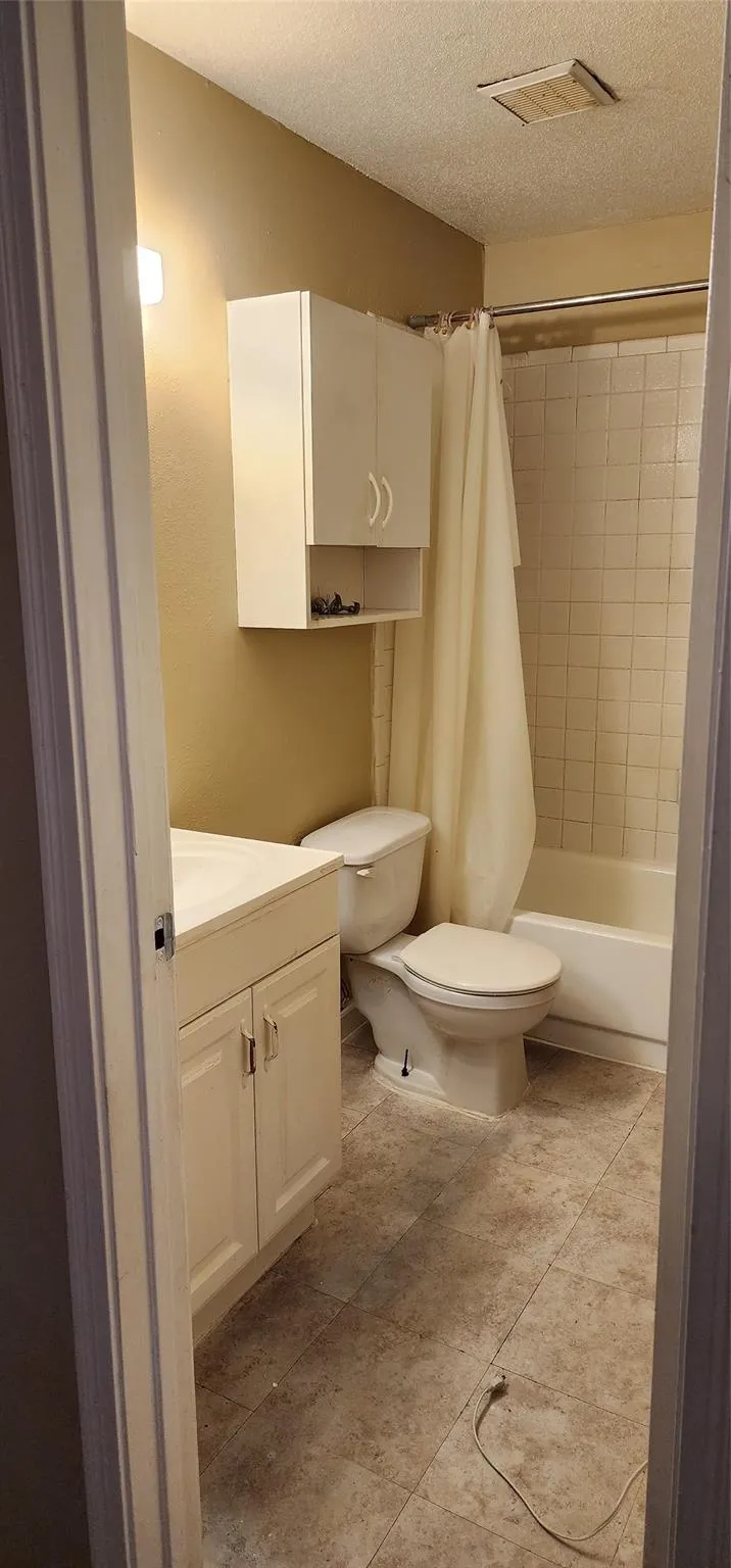 6500 Sands Point Drive #518 Houston, TX 77074