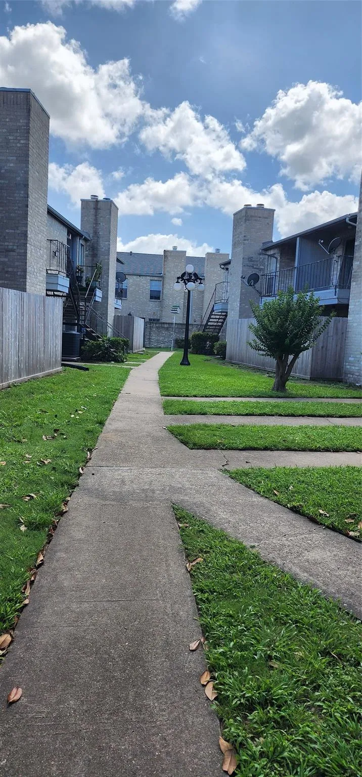6500 Sands Point Drive #518 Houston, TX 77074