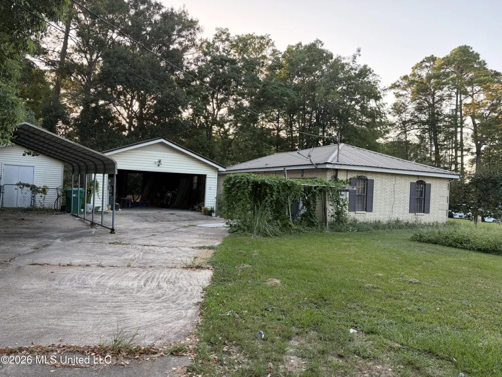 5741 Eastwood Drive Moss Point, MS 39563