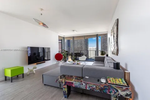 1000 Brickell Plz #3512