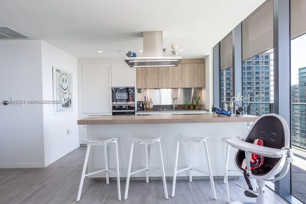 1000 Brickell Plz #3512 Miami, FL 33131