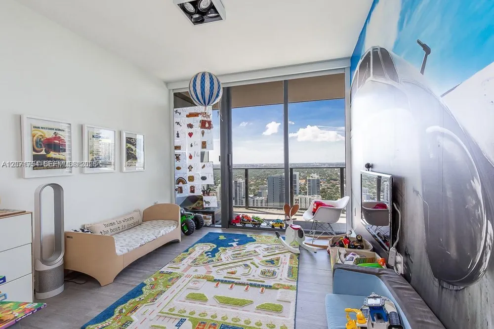 1000 Brickell Plz #3512 Miami, FL 33131