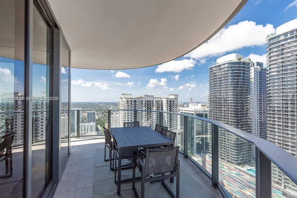1000 Brickell Plz #3512 Miami, FL 33131