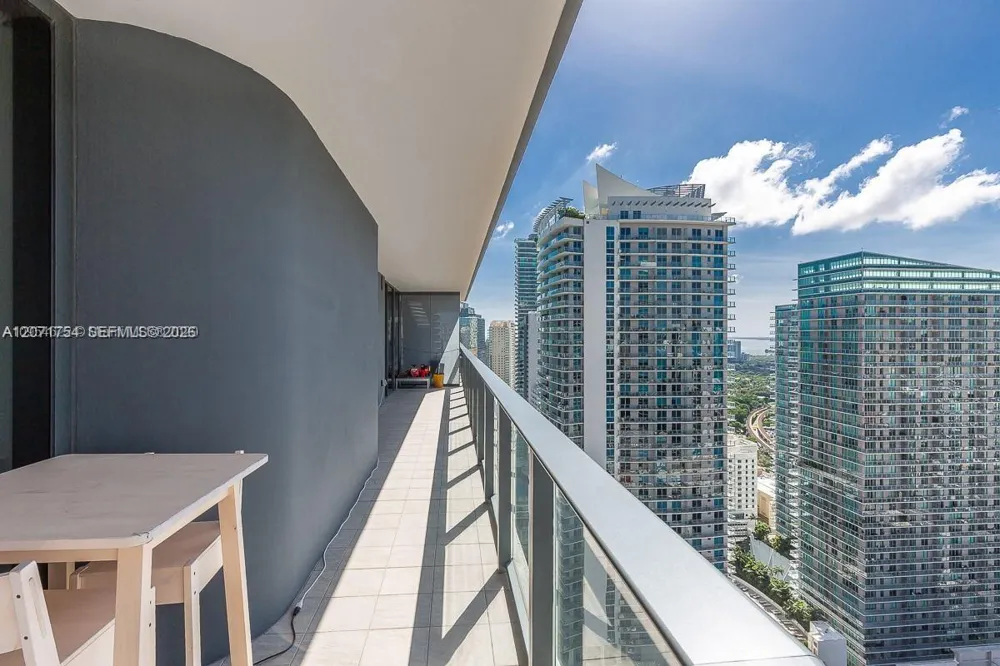 1000 Brickell Plz #3512 Miami, FL 33131