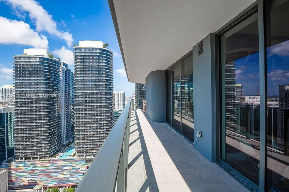 1000 Brickell Plz #3512 Miami, FL 33131