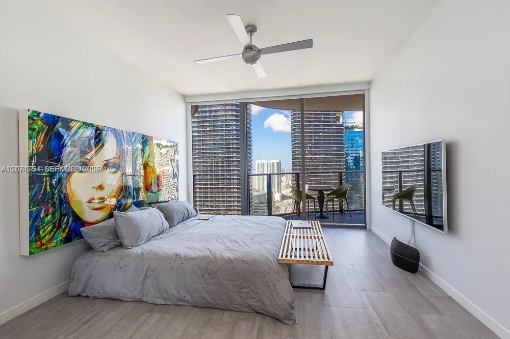 1000 Brickell Plz #3512 Miami, FL 33131