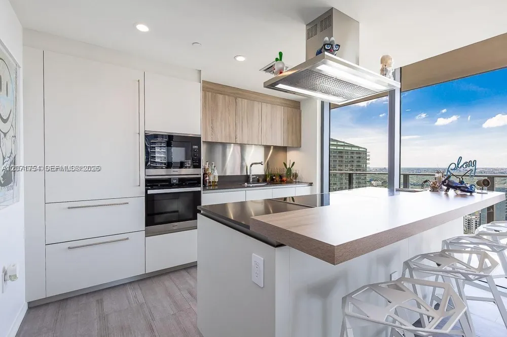 1000 Brickell Plz #3512 Miami, FL 33131