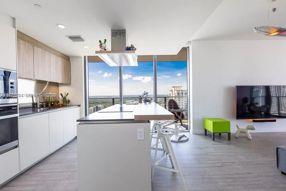 1000 Brickell Plz #3512 Miami, FL 33131