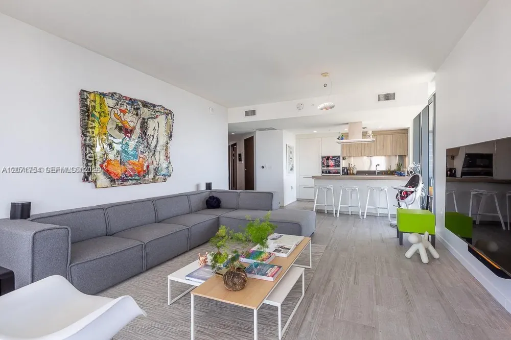 1000 Brickell Plz #3512 Miami, FL 33131