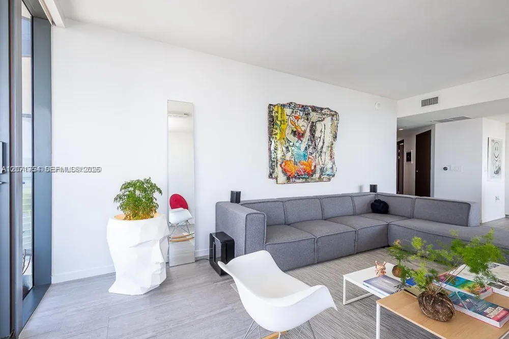 1000 Brickell Plz #3512 Miami, FL 33131
