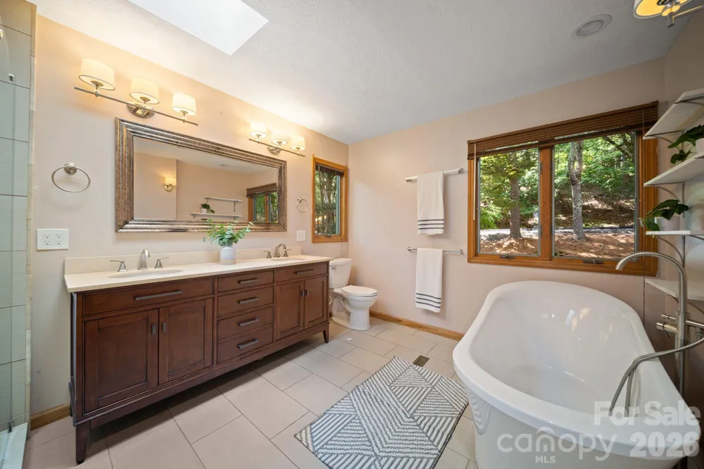 1105 High Vista Drive Mills River, NC 28759