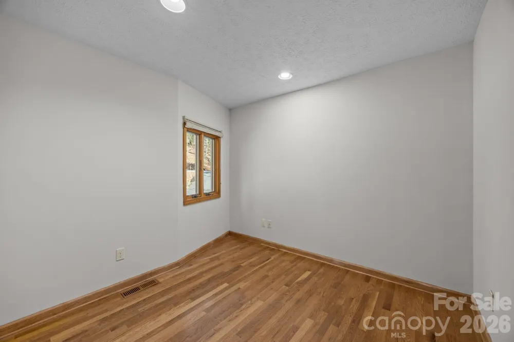 1105 High Vista Drive Mills River, NC 28759