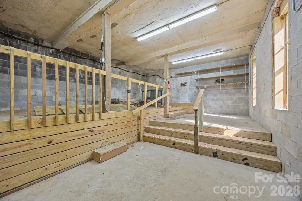 1105 High Vista Drive Mills River, NC 28759