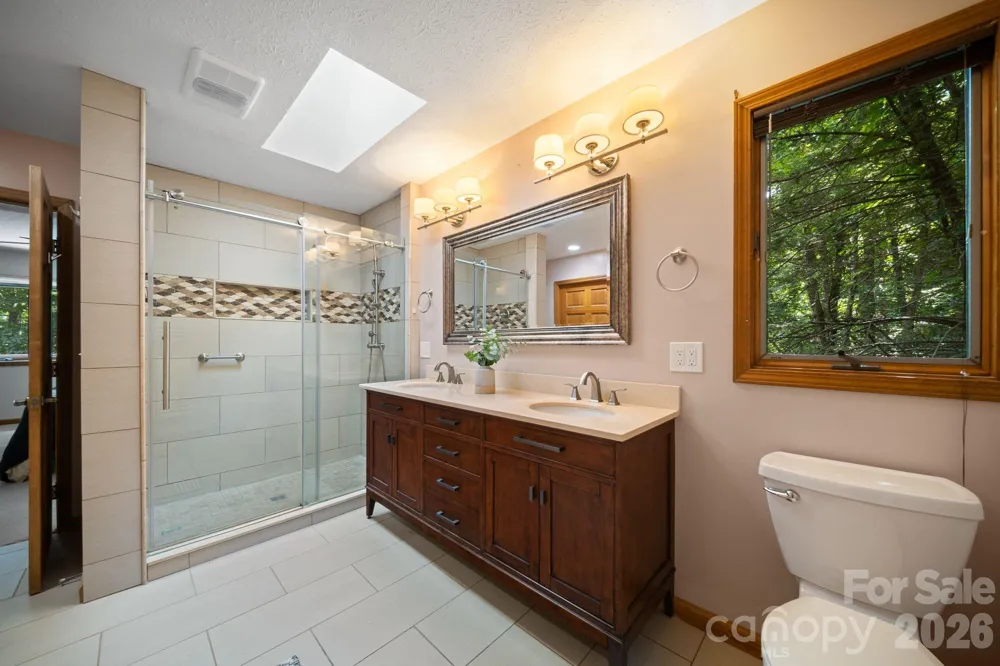 1105 High Vista Drive Mills River, NC 28759