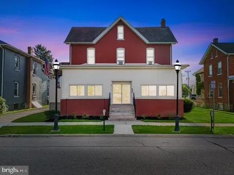 210 2ND ST
