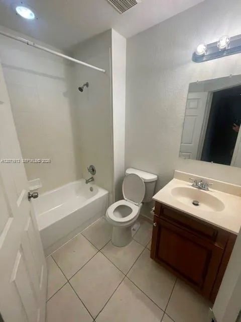 2004 Marsh Harbor Dr Riviera Beach, FL 33404