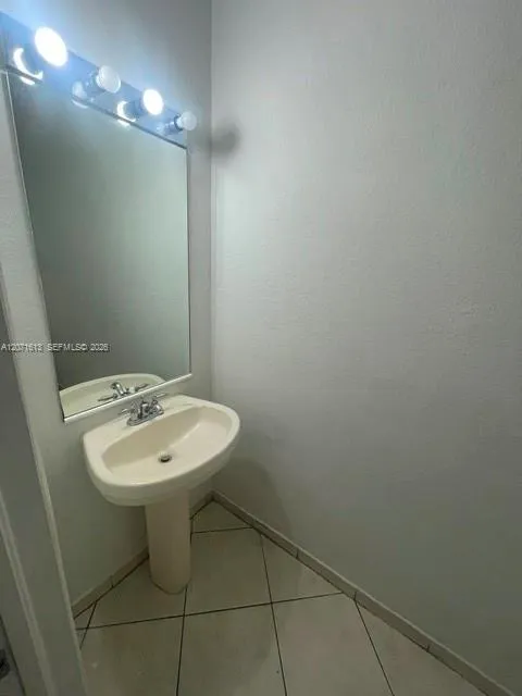 2004 Marsh Harbor Dr Riviera Beach, FL 33404