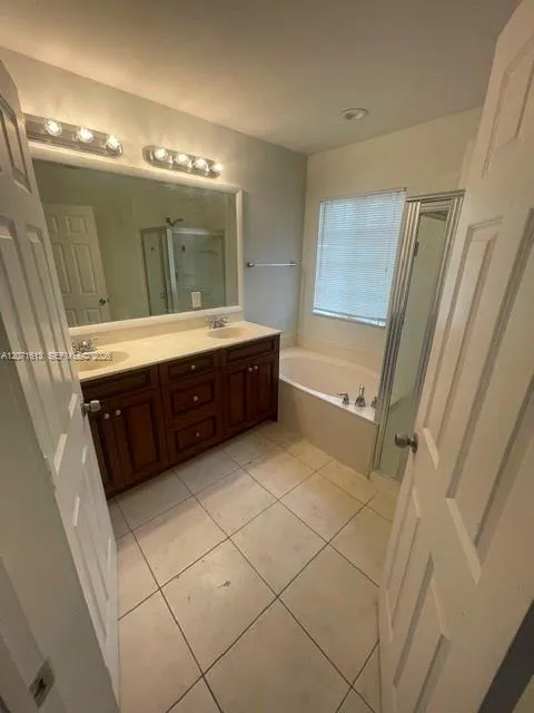 2004 Marsh Harbor Dr Riviera Beach, FL 33404
