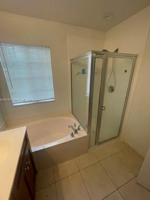 2004 Marsh Harbor Dr Riviera Beach, FL 33404