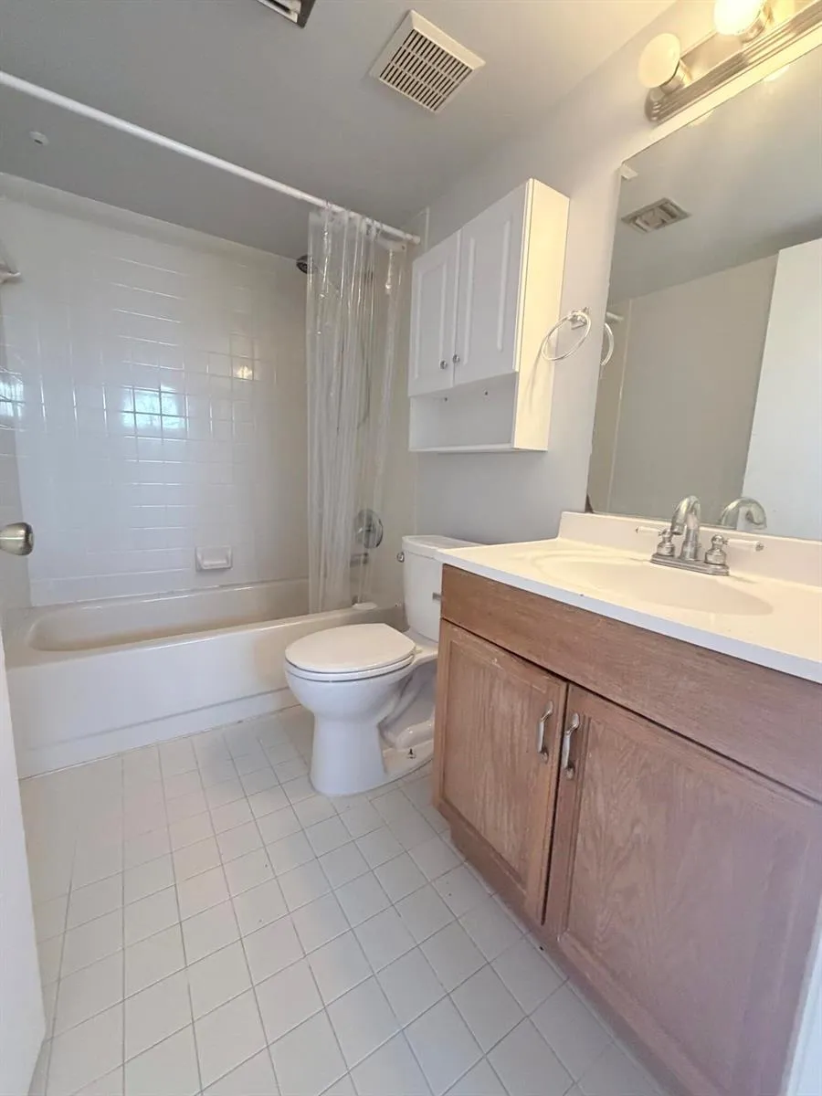 3725 VILLAGE DRIVE #D Delray Beach, FL 33445