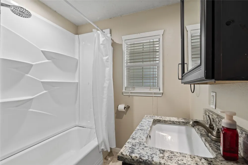 604 SE Greystone Avenue Bartlesville, OK 74006