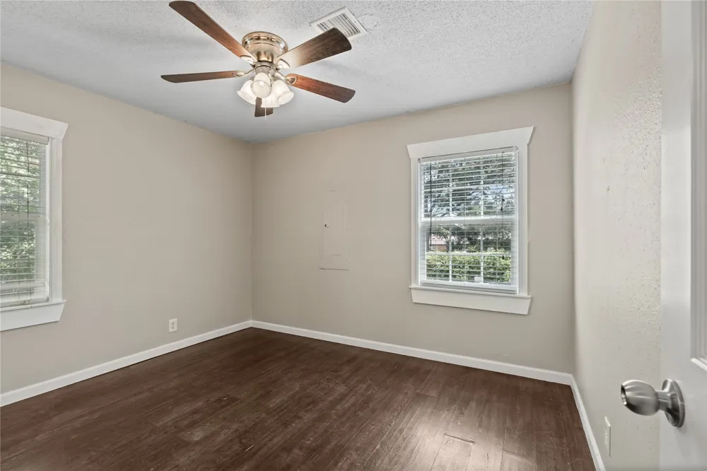 604 SE Greystone Avenue Bartlesville, OK 74006