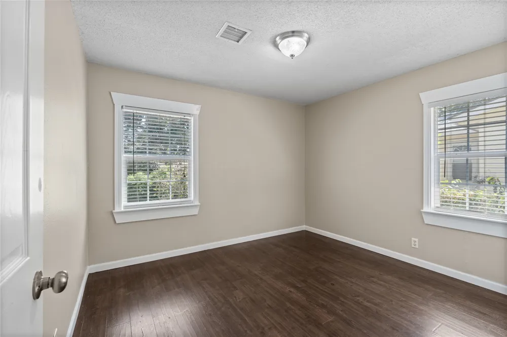 604 SE Greystone Avenue Bartlesville, OK 74006