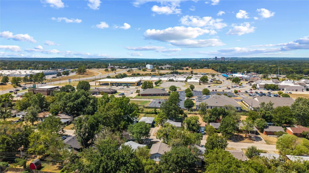 604 SE Greystone Avenue Bartlesville, OK 74006